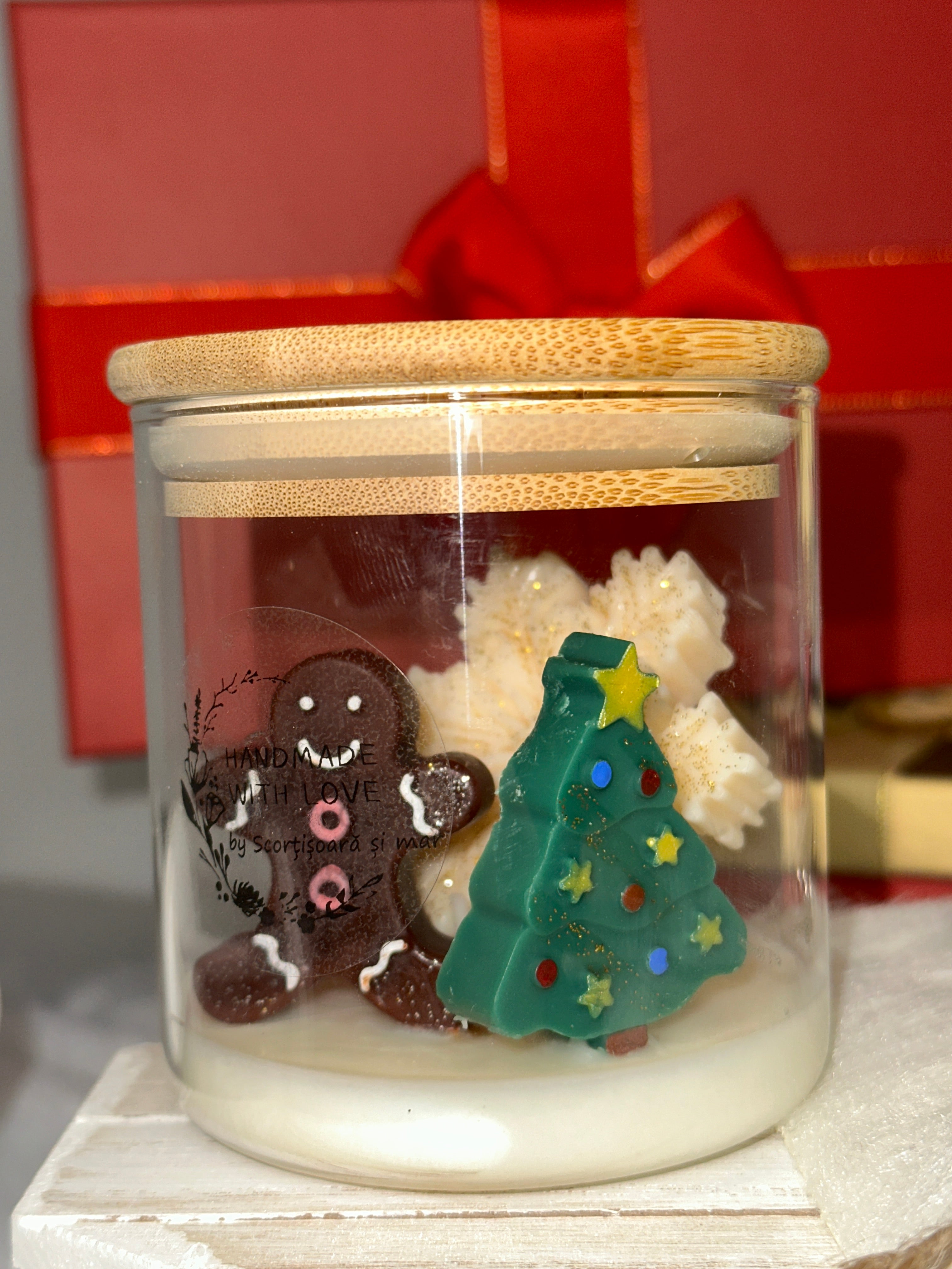 Lumânare artizanală cu tematică de Crăciun