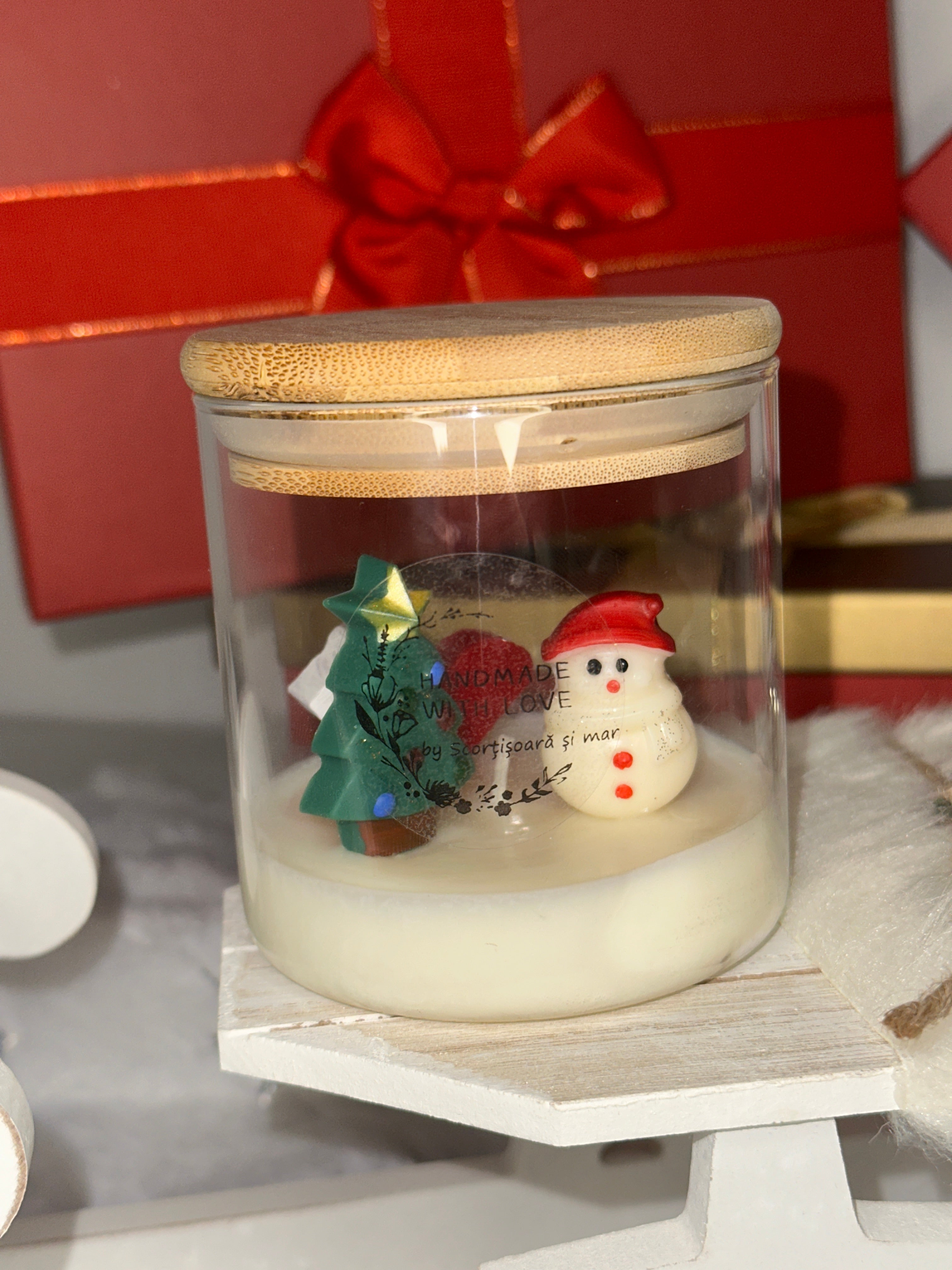 Lumânare artizanală cu tematică de Crăciun