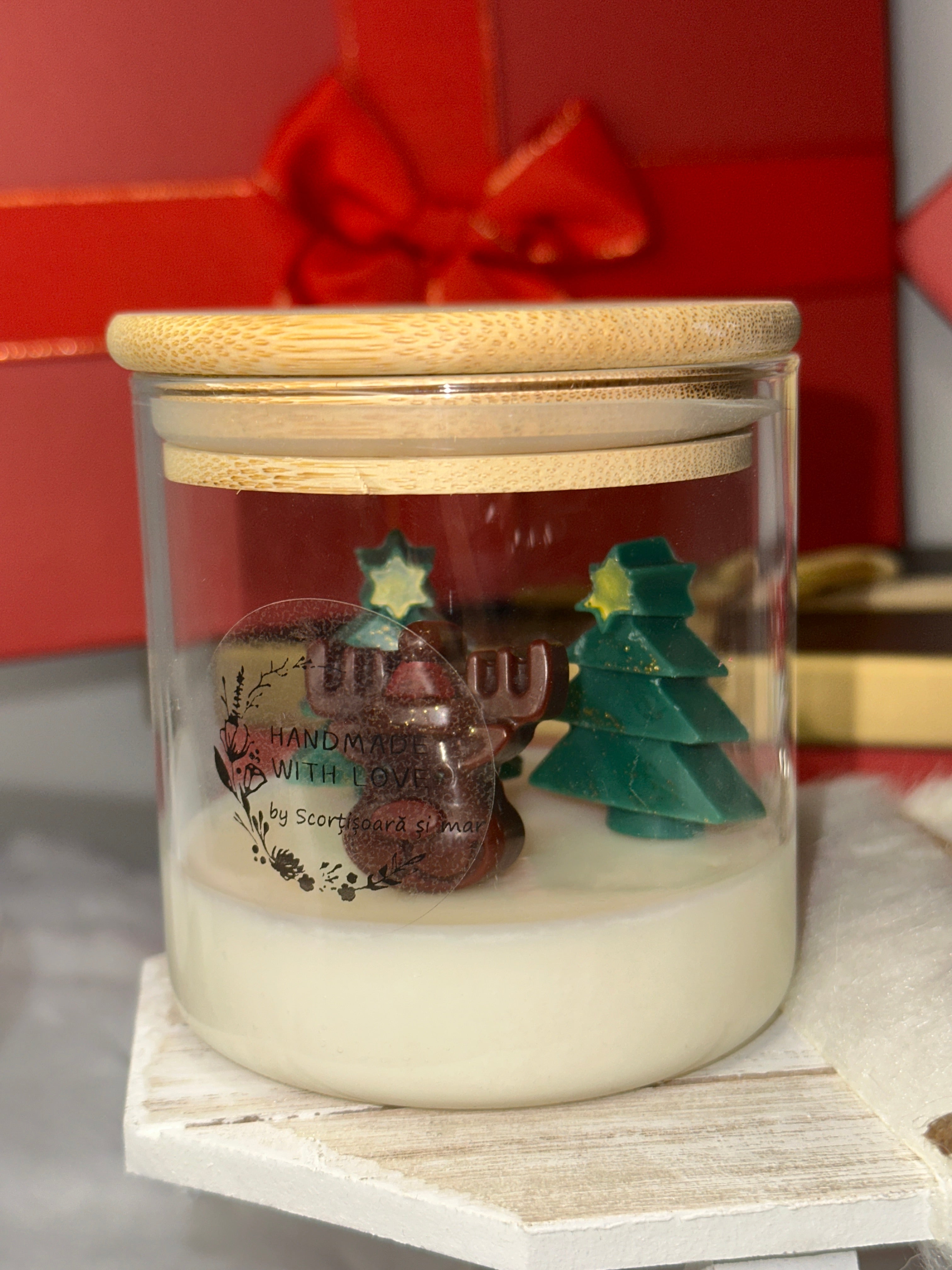 Lumânare artizanală cu tematică de Crăciun