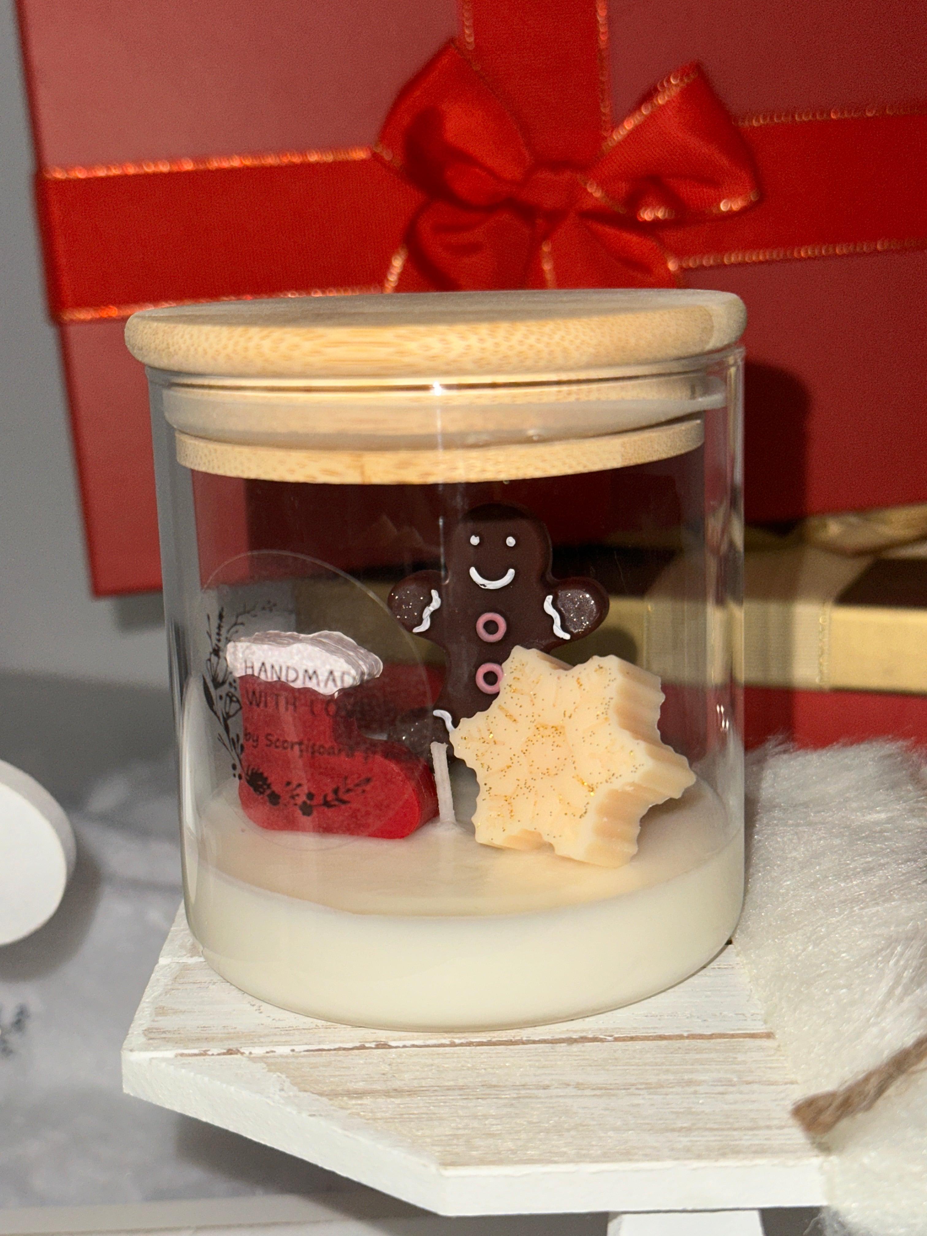 Lumânare artizanală cu tematică de Crăciun