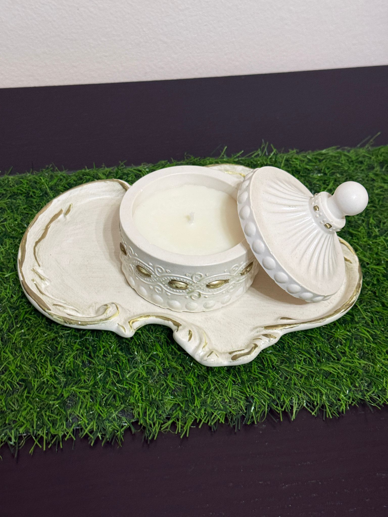 Lumanare in recipient ceramic